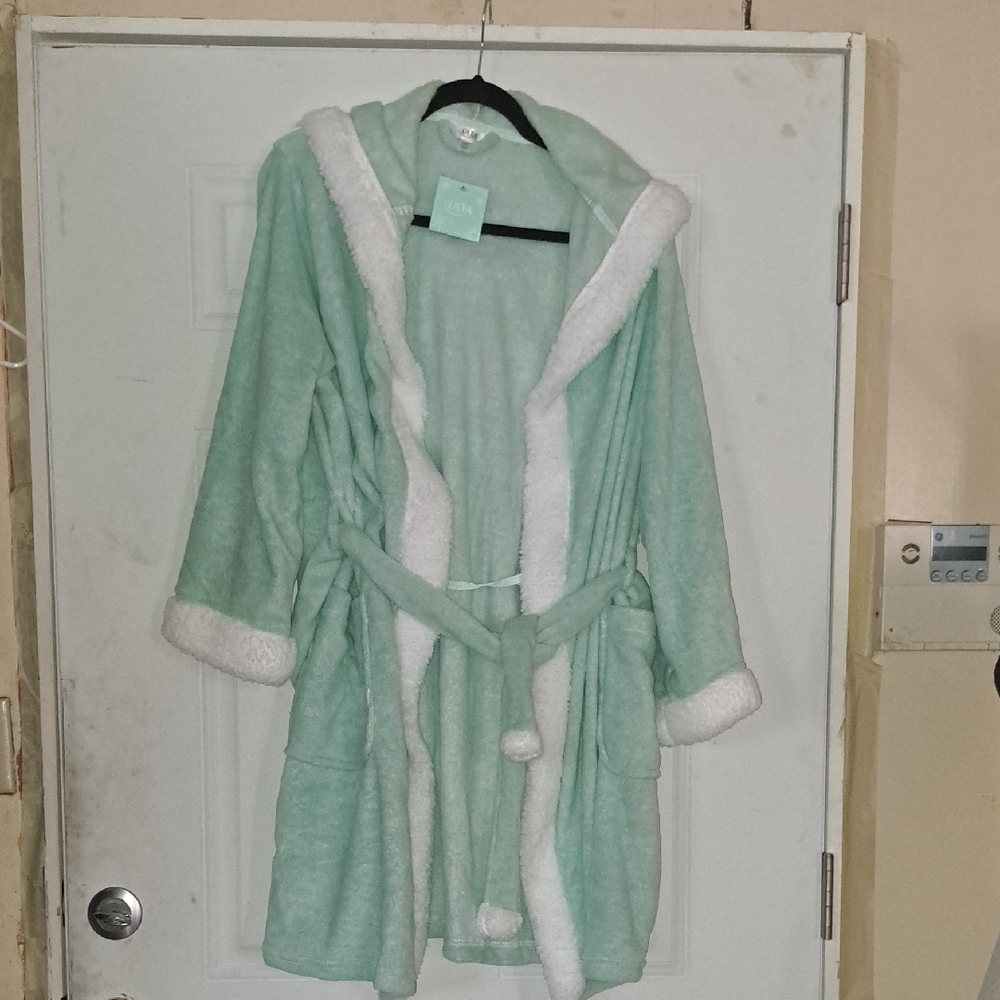Ulta Beauty Soft Mint Robe with White Accents L,XL - Picture 5 of 8